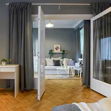 Cozy Nest - 1br In The Center