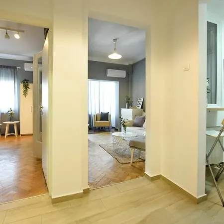 Cozy Nest - 1br In The Center Apartmán *